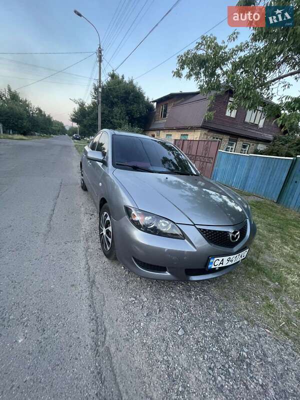 Седан Mazda 3 2004 в Черкасах