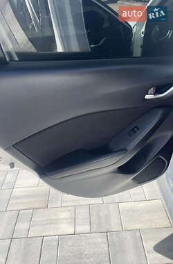 Седан Mazda 3 2014 в 