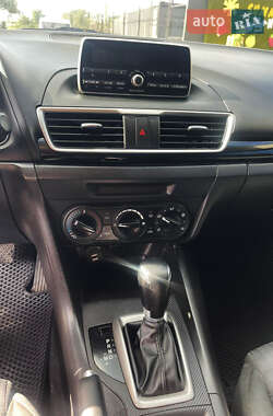 Седан Mazda 3 2014 в 