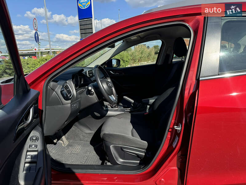 Седан Mazda 3 2015 в Сумах