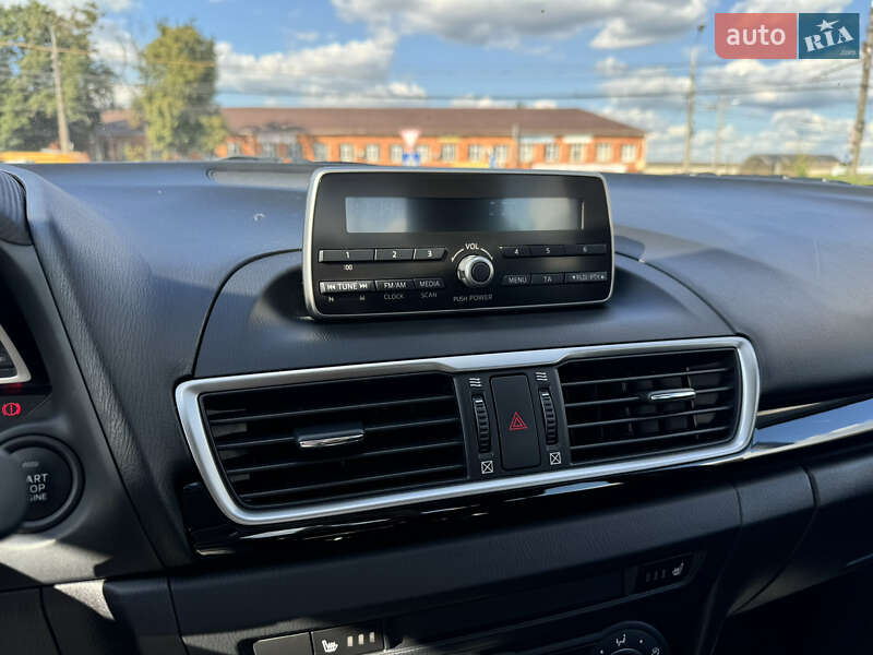 Седан Mazda 3 2015 в Сумах