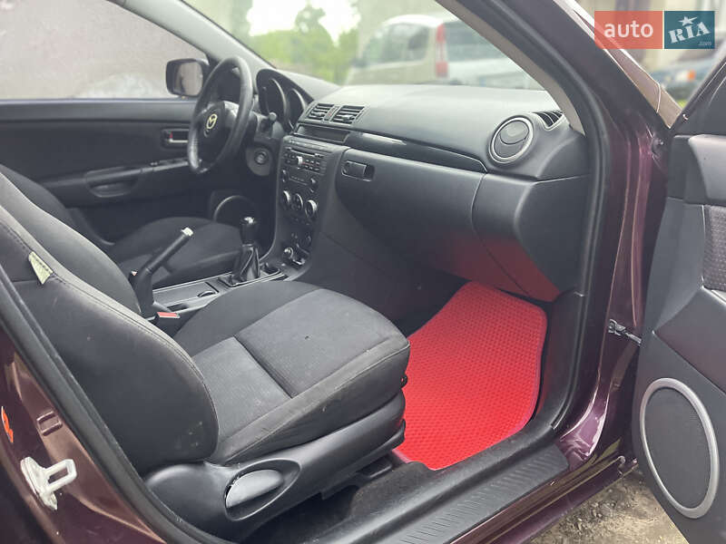 Седан Mazda 3 2007 в Самборе