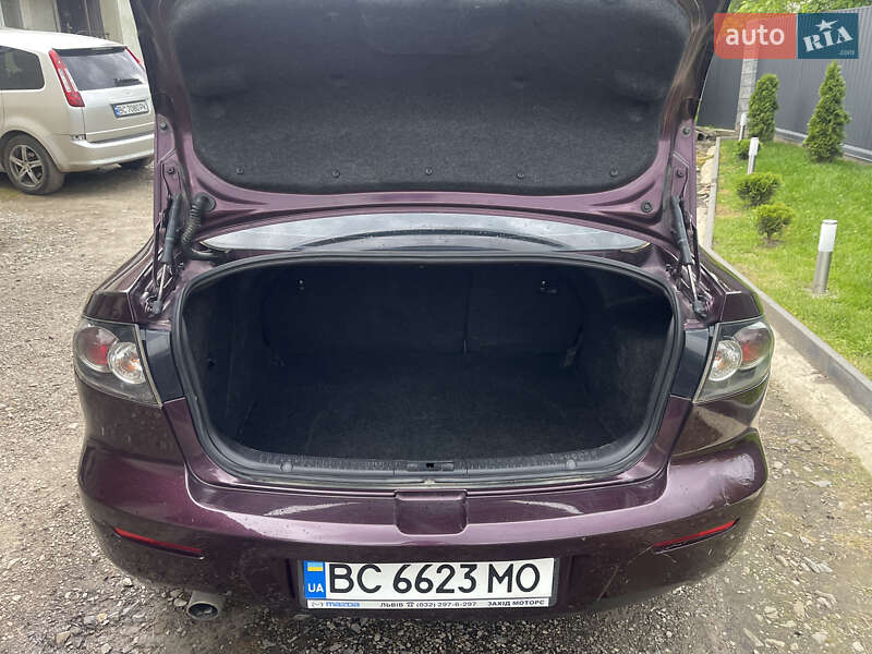 Седан Mazda 3 2007 в Самборе