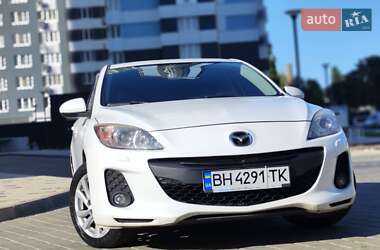 Хэтчбек Mazda 3 2012 в 