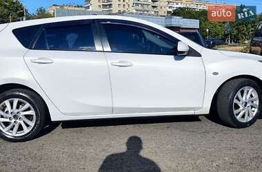 Хэтчбек Mazda 3 2012 в 