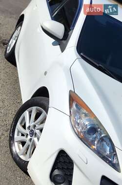 Хэтчбек Mazda 3 2012 в 