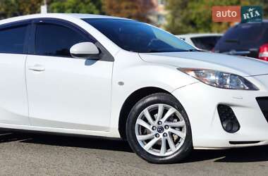 Хэтчбек Mazda 3 2012 в 