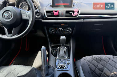 Седан Mazda 3 2015 в 