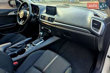 Седан Mazda 3 2017 в 