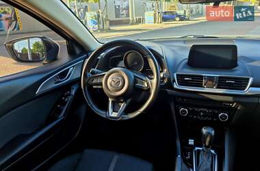 Седан Mazda 3 2017 в 