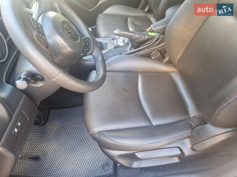 Хэтчбек Mazda 3 2014 в Днепре