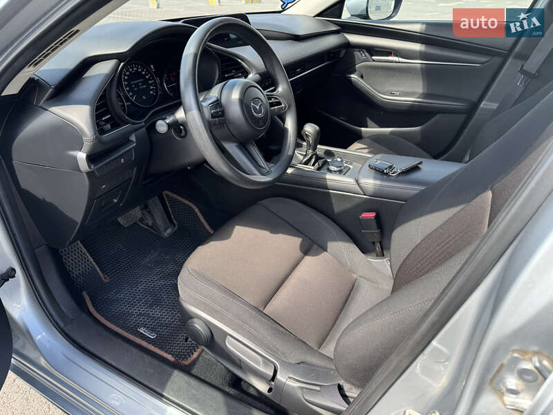 Седан Mazda 3 2019 в Львове