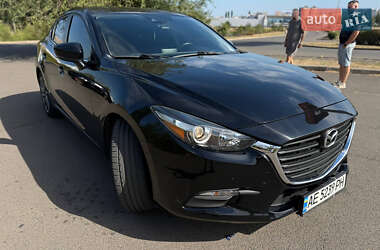 Седан Mazda 3 2017 в 