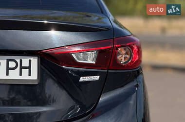Седан Mazda 3 2017 в 