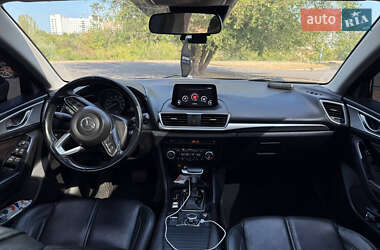 Седан Mazda 3 2017 в 