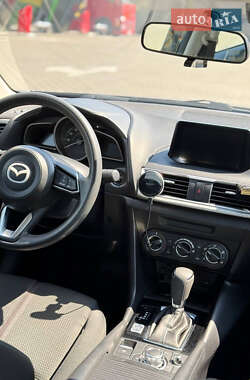 Седан Mazda 3 2017 в 