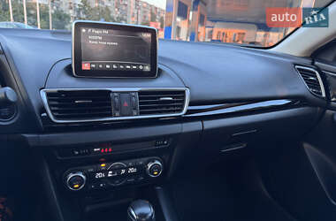 Седан Mazda 3 2015 в 