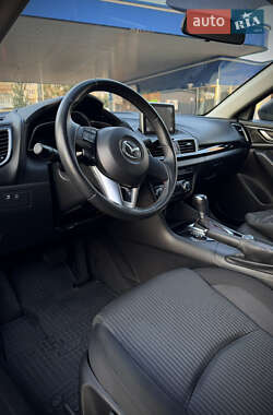 Седан Mazda 3 2015 в 