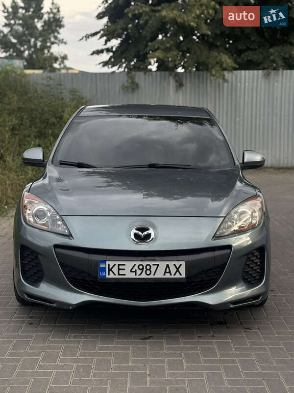 Седан Mazda 3 2013 в 