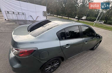 Седан Mazda 3 2013 в 