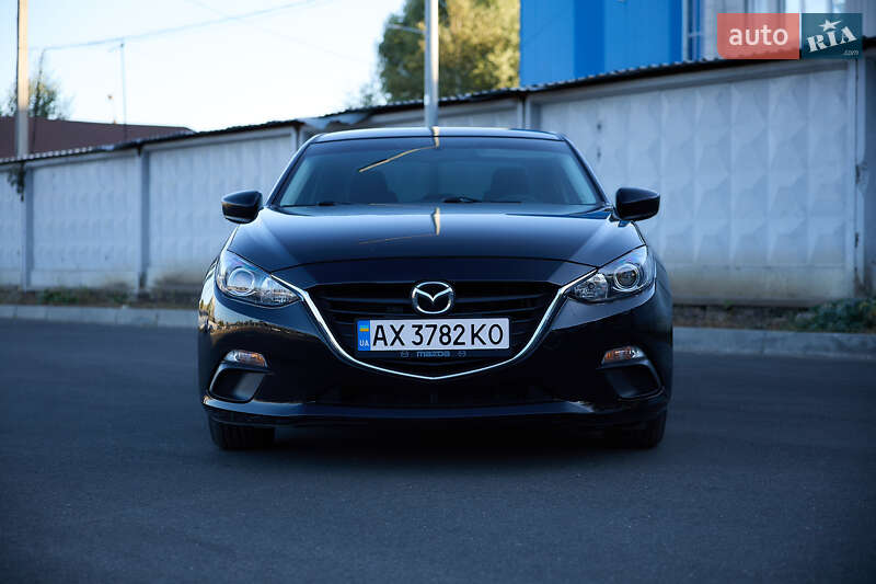 Седан Mazda 3 2014 в 