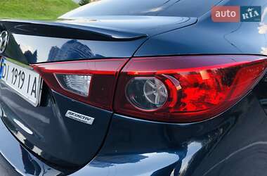 Седан Mazda 3 2014 в Днепре
