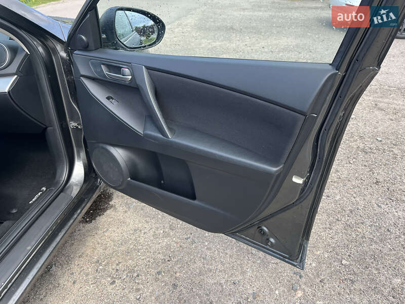 Хэтчбек Mazda 3 2009 в Ахтырке