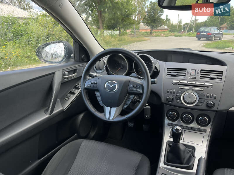 Хэтчбек Mazda 3 2009 в Ахтырке