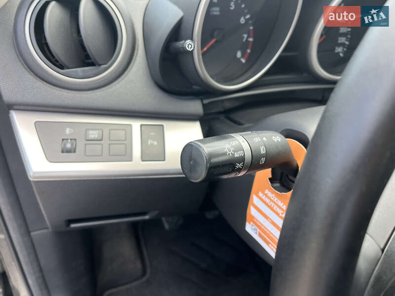 Хэтчбек Mazda 3 2009 в Ахтырке