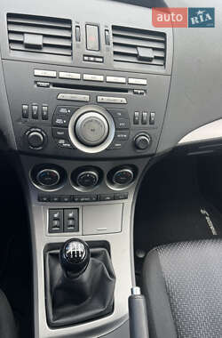 Хэтчбек Mazda 3 2009 в 