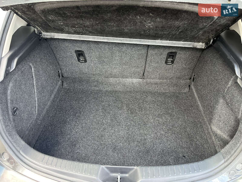 Хэтчбек Mazda 3 2009 в Ахтырке