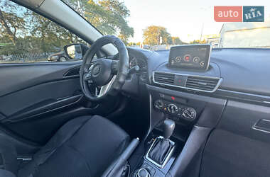Седан Mazda 3 2016 в 