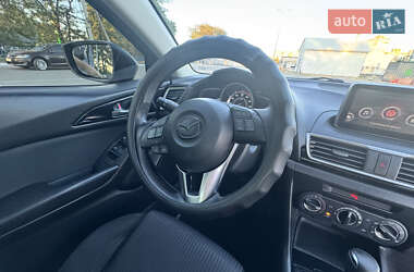 Седан Mazda 3 2016 в 