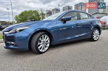 Седан Mazda 3 2017 в 