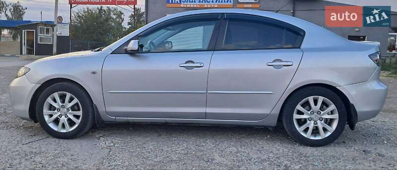 Седан Mazda 3 2007 в Черновцах
