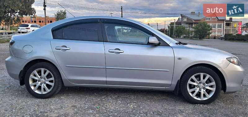 Седан Mazda 3 2007 в Черновцах