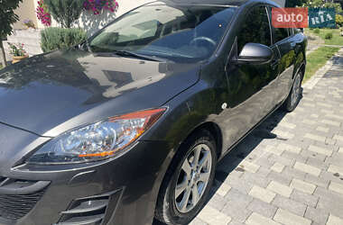 Седан Mazda 3 2010 в 