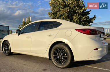 Седан Mazda 3 2015 в 