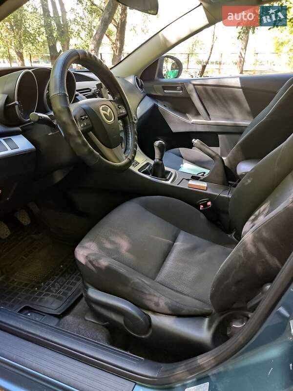 Хетчбек Mazda 3 2010 в Жовтих Водах
