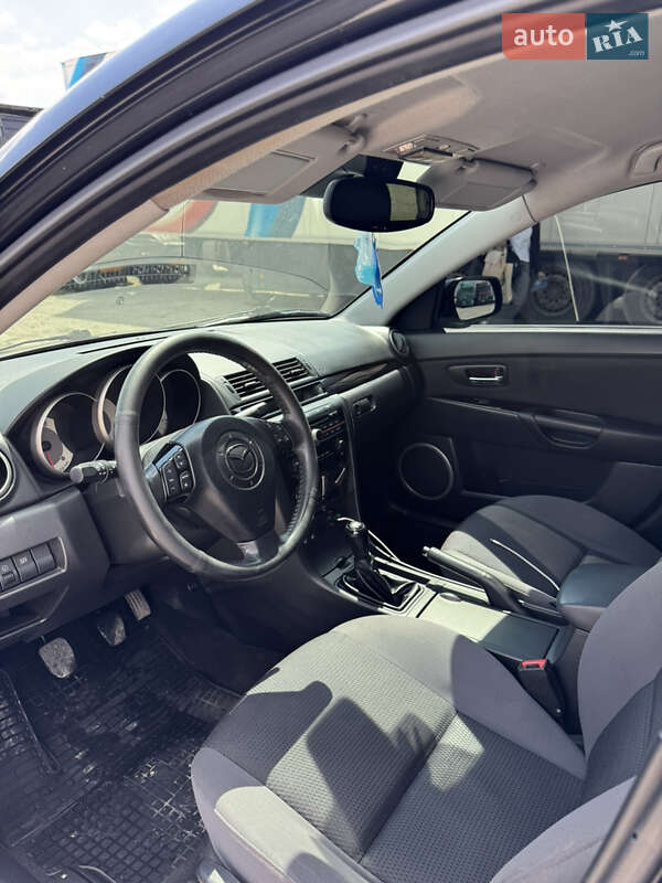 Седан Mazda 3 2008 в Черновцах