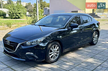 Седан Mazda 3 2015 в Киеве