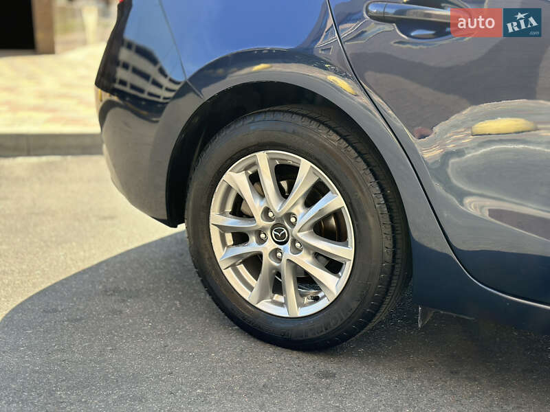Седан Mazda 3 2015 в Одесі
