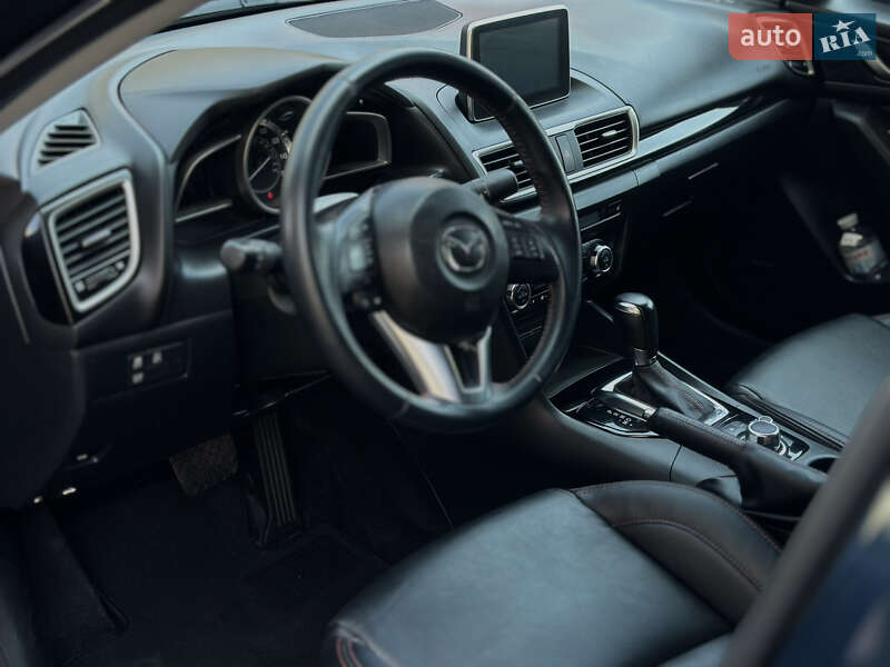 Седан Mazda 3 2015 в Одесі