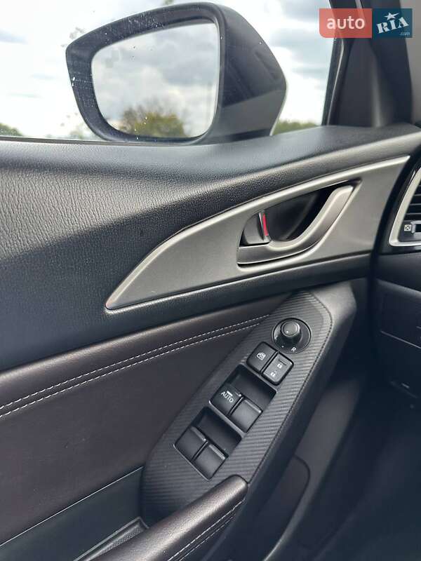 Седан Mazda 3 2013 в Киеве