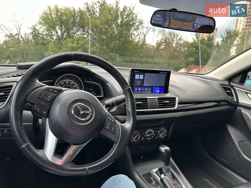 Седан Mazda 3 2013 в Киеве