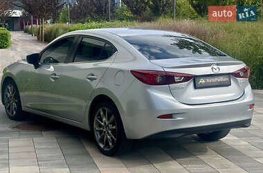 Седан Mazda 3 2017 в 