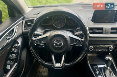 Седан Mazda 3 2017 в 