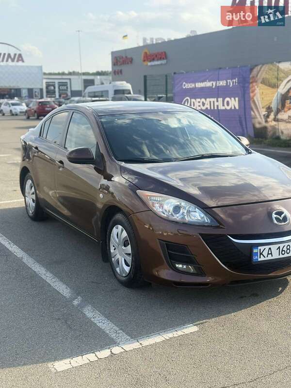 Седан Mazda 3 2012 в 