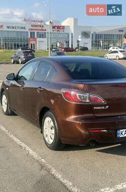 Седан Mazda 3 2012 в 