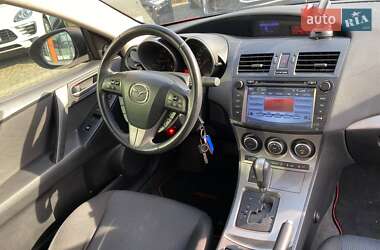 Седан Mazda 3 2011 в 